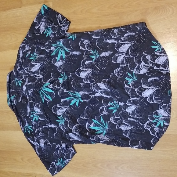 Quicksilver short sleeve cactus hemp leaf print button down shirt medium EUC - Picture 7 of 8